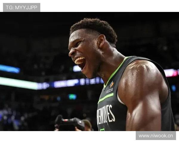 爱德华兹半场状态低迷仅得7分四项数据表现平平引发关注